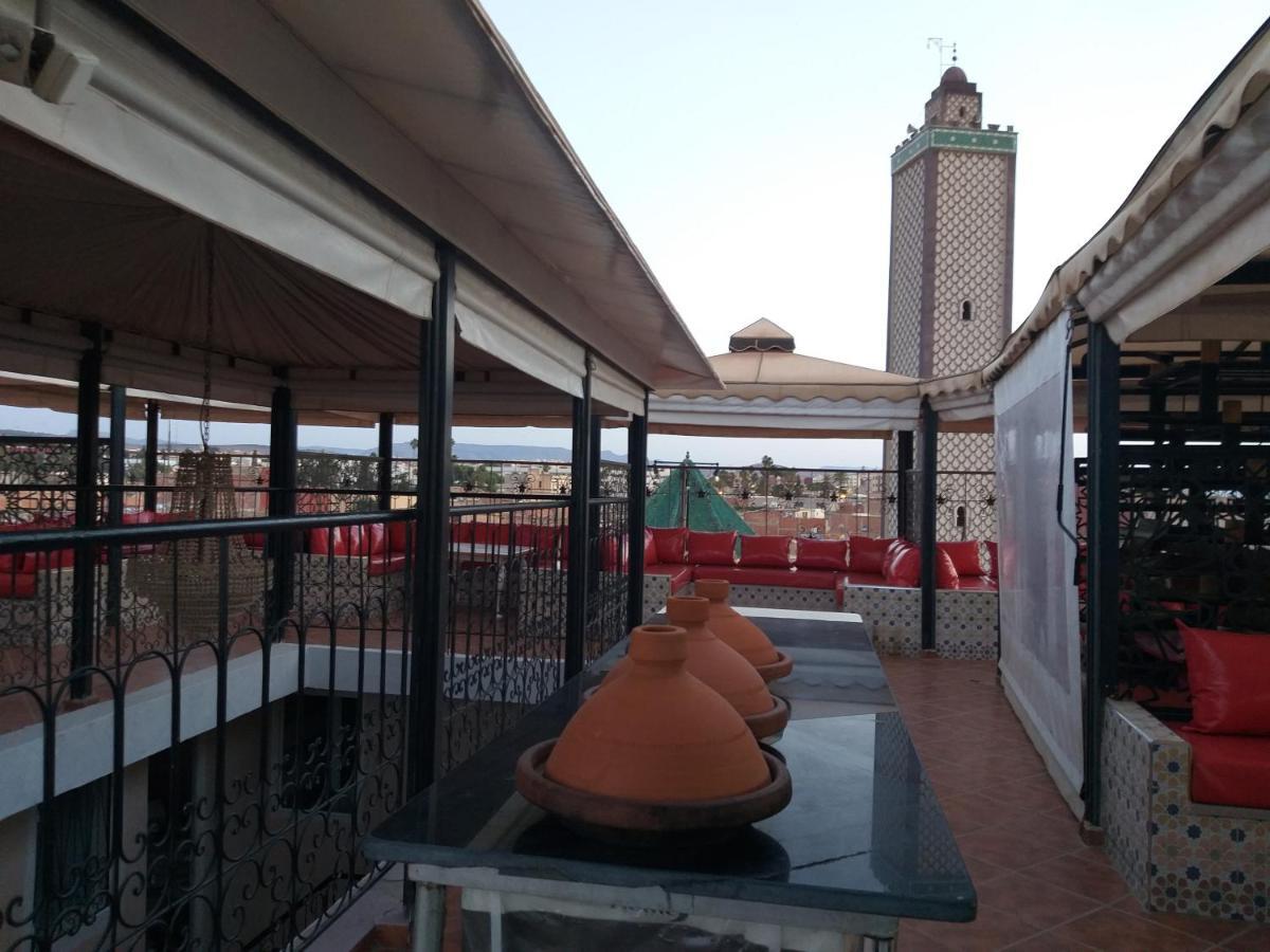 Hotel Lahlou Riad Cafeteria Уджда Екстериор снимка