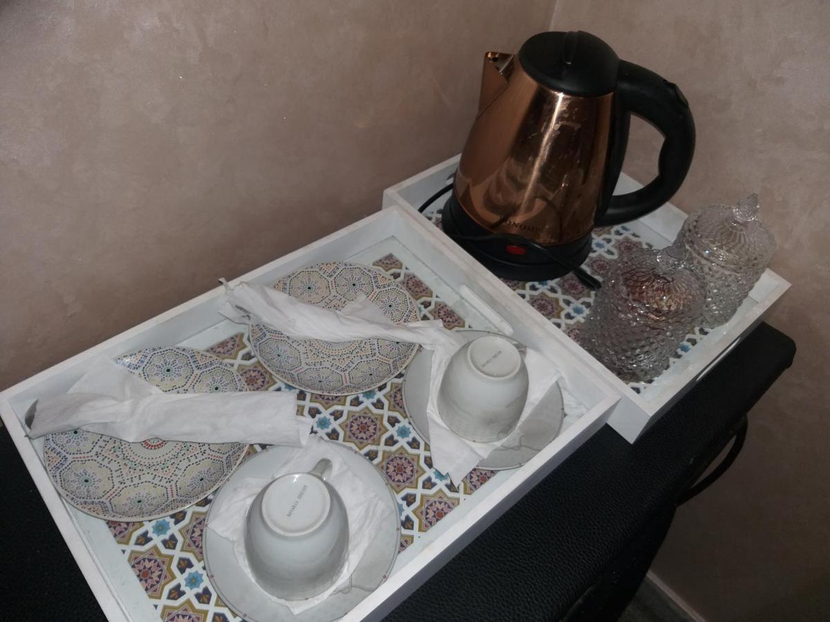 Hotel Lahlou Riad Cafeteria Уджда Екстериор снимка