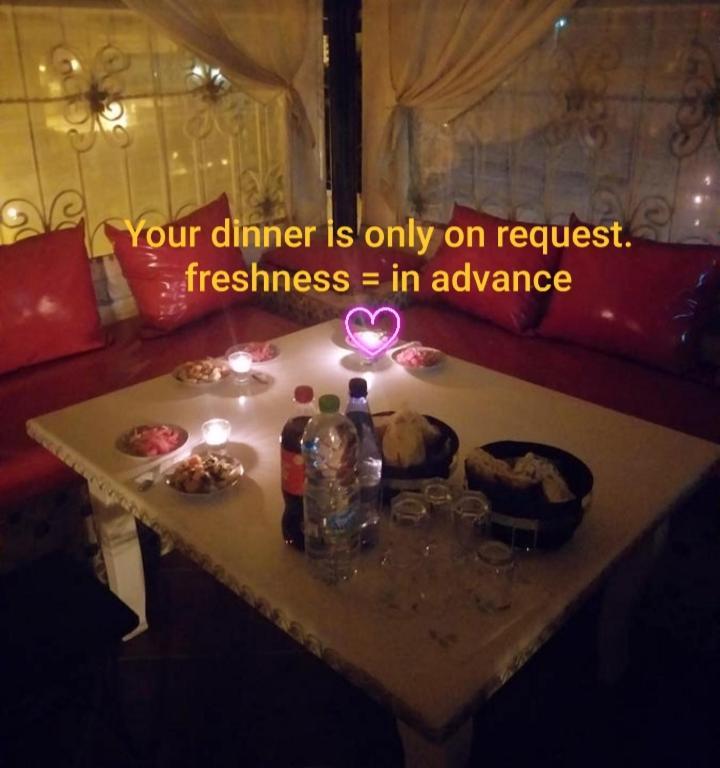 Hotel Lahlou Riad Cafeteria Уджда Екстериор снимка