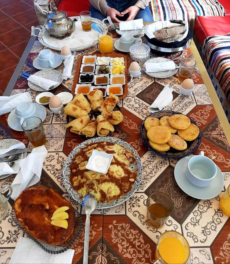Hotel Lahlou Riad Cafeteria Уджда Екстериор снимка