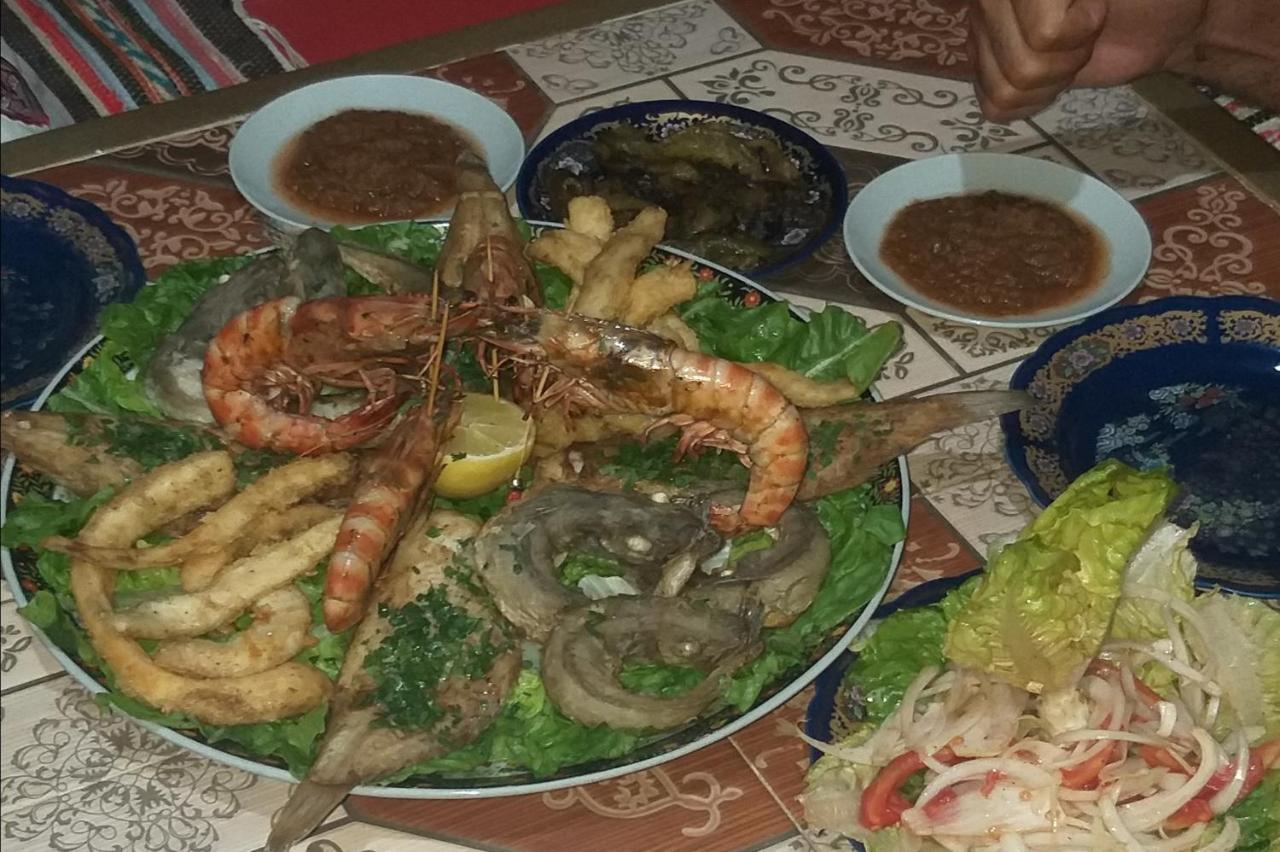 Hotel Lahlou Riad Cafeteria Уджда Екстериор снимка